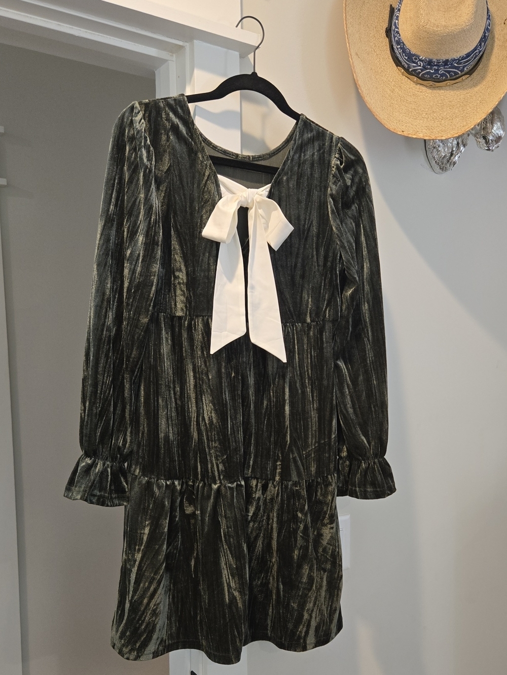 Dress - Picture 2 of 5